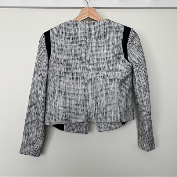 Black and white short blazer - Picture 2 of 5